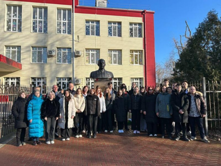 Волгодонск отмечает 25-летие увековечивания памяти Михаила Ревенко