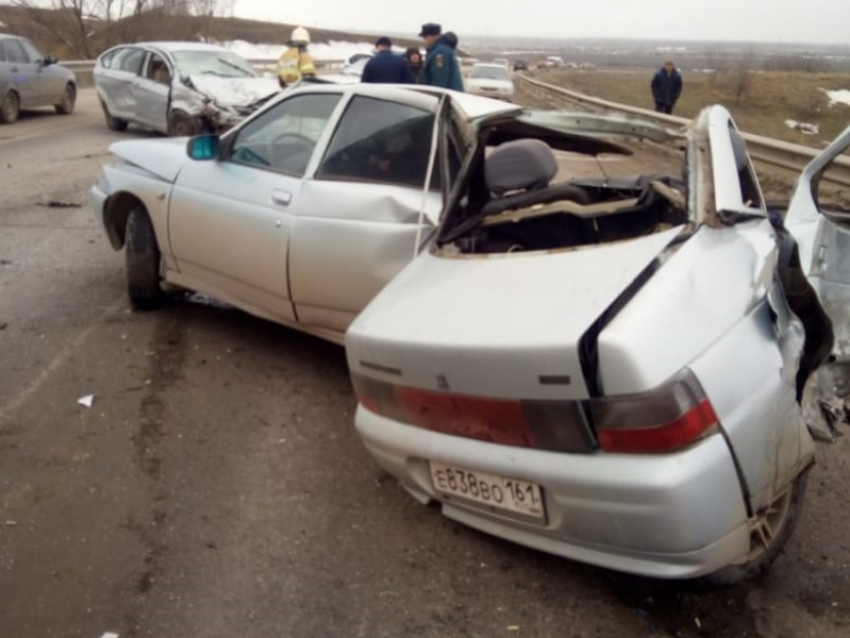 Участники лобового ДТП на трассе Цимлянск-Волгодонск получили травмы