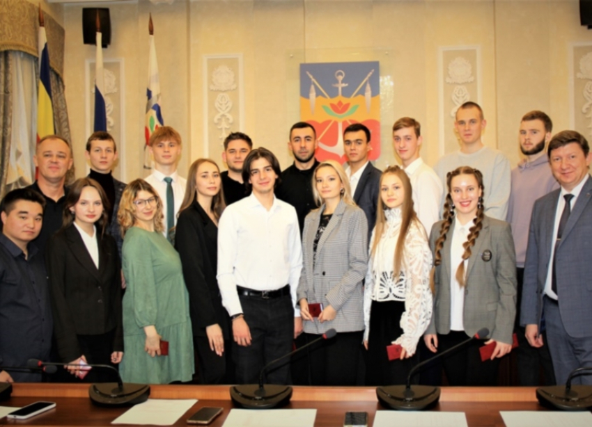 Новый состав Молодежного парламента в Волгодонске помолодел