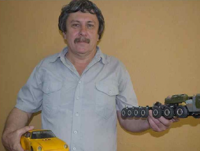 Знаменитый автомоделист из Волгодонска Сергей Меркулов стал почетным работником образования