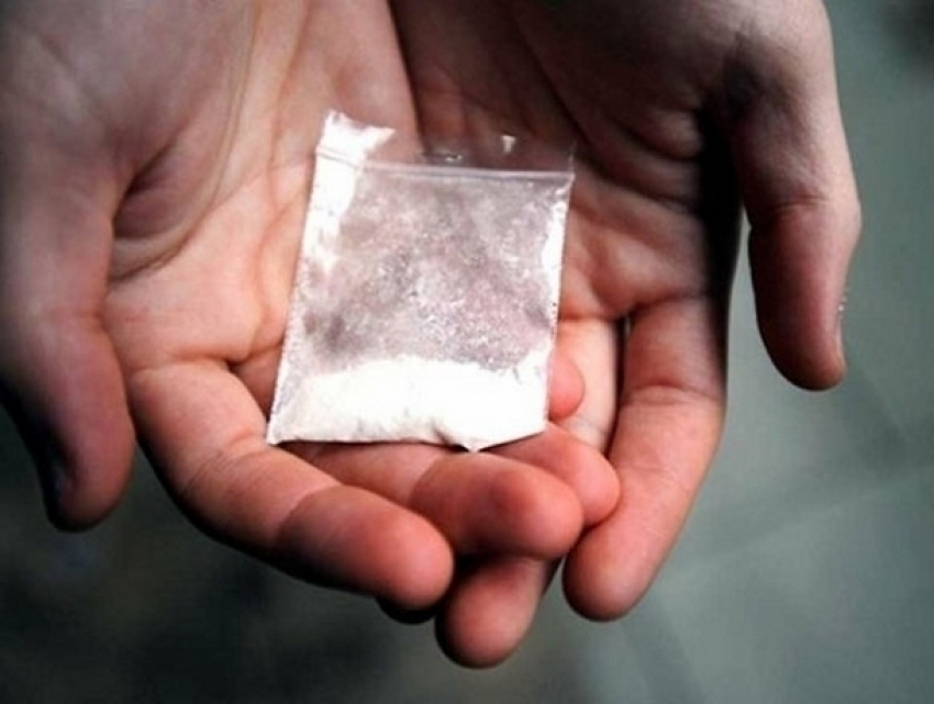 Двух любителей натуральных и синтетических запрещенных веществ задержала волгодонская полиция