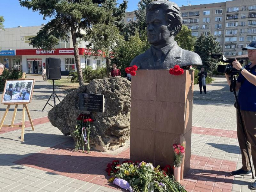 87 лет со дня рождения: в Волгодонске почтили память Александра Тягливого