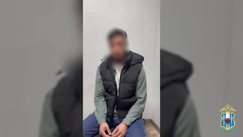 Волгодонские полицейские задержали курьера мошенников, обманувшего пенсионеров на 6,5 млн рублей
