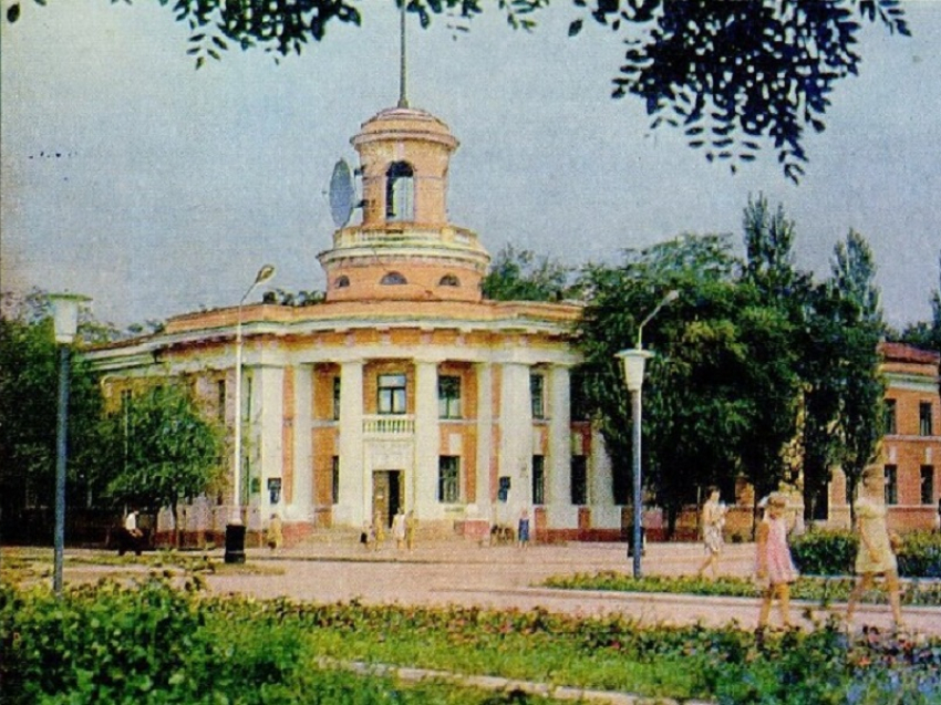 66 лет назад в Волгодонске открылась легендарная гостиница «под шпилем»