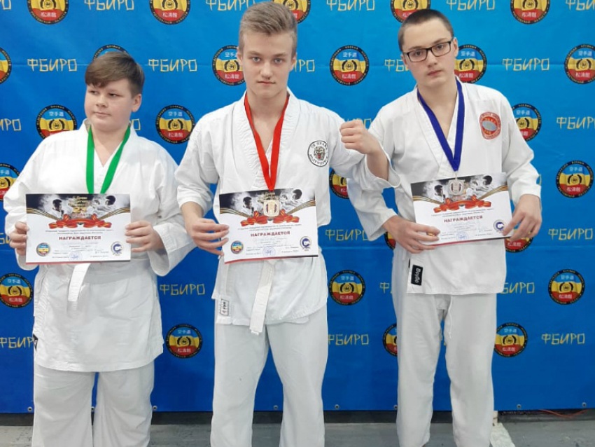 Волгодонцы успешно выступили на областных соревнованиях по карате