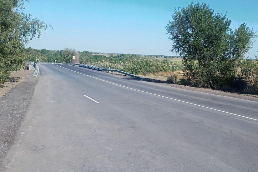 Участок дороги возле хутора Денисов в Волгодонском районе привели в порядок 