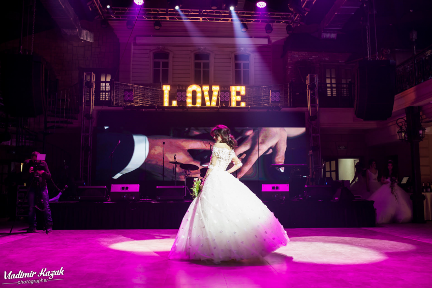 Показ  свадебного дома «Купидон» вызвал фурор на «Свадебной планерке-2017»