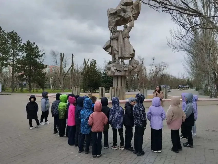 Победную экскурсию в парке провели для школьников Волгодонска