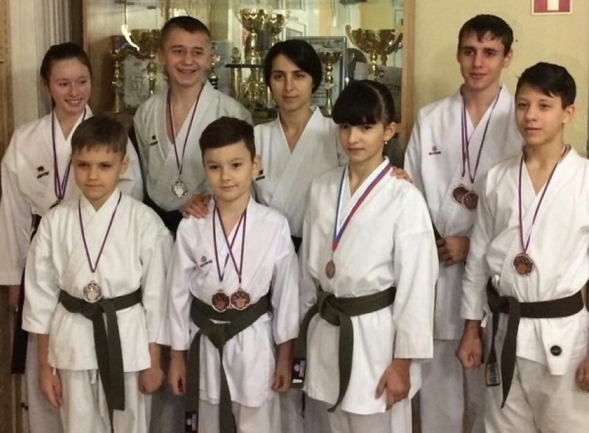 Школьники-каратисты из Волгодонска повергли на лопатки соперников со всей России