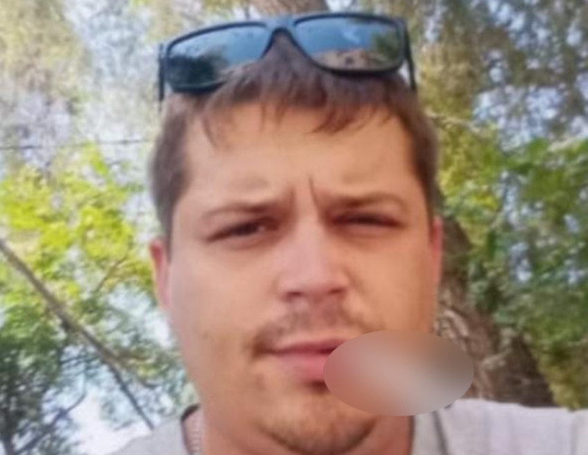 Человек по имени Александр вторую ночь подряд избивает пешеходов в садоводстве «Летний сад», может быть ранен участник СВО 