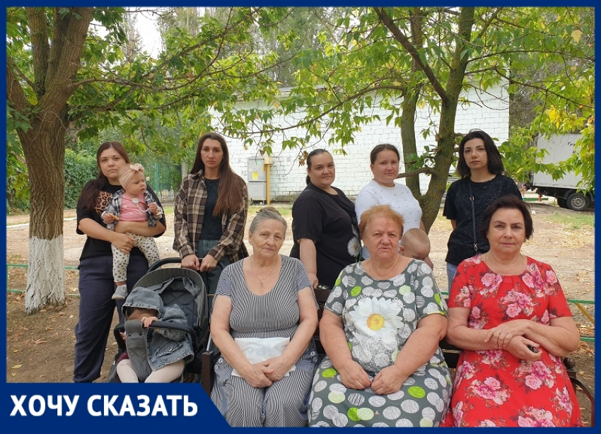  «Мужчина закрыл маленького ребенка своим телом»: появились новые подробности падения дерева на детскую площадку в Волгодонске 