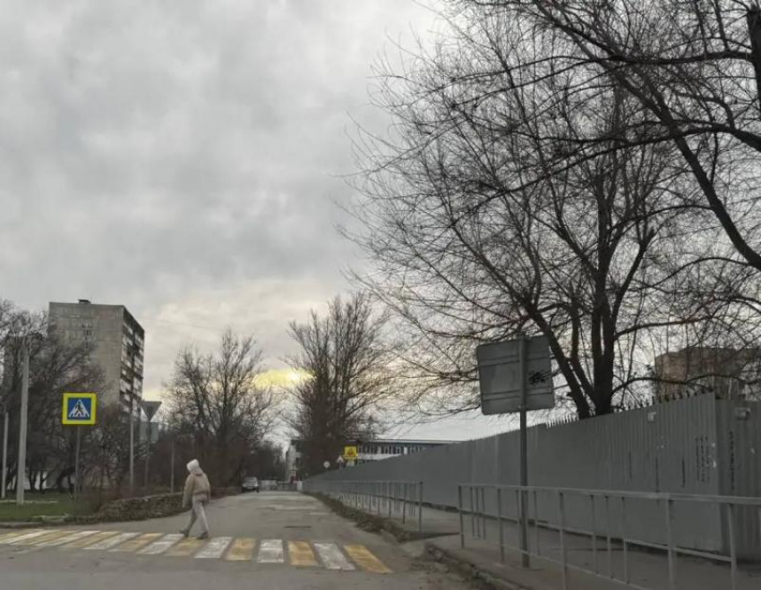 Вандалы украли дорожный знак на улице Ленина