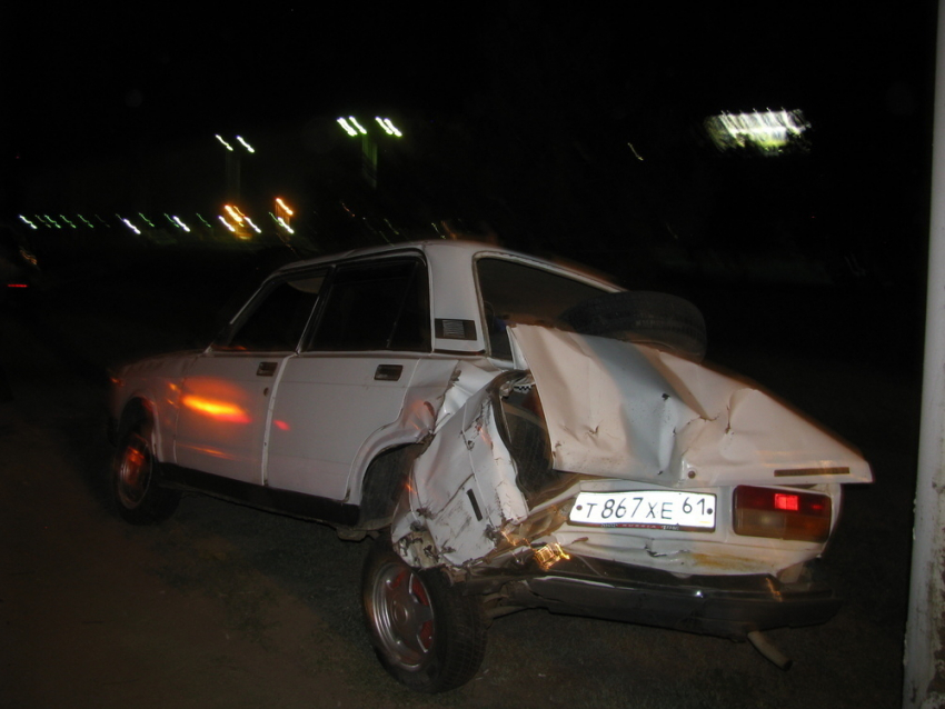 В Волгодонске на Жуковском шоссе водитель «Ауди», скрываясь от погони, столкнул с дороги «семерку»