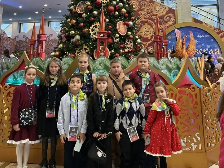 Юные волгодонцы побывали на главной новогодней елке в Кремле