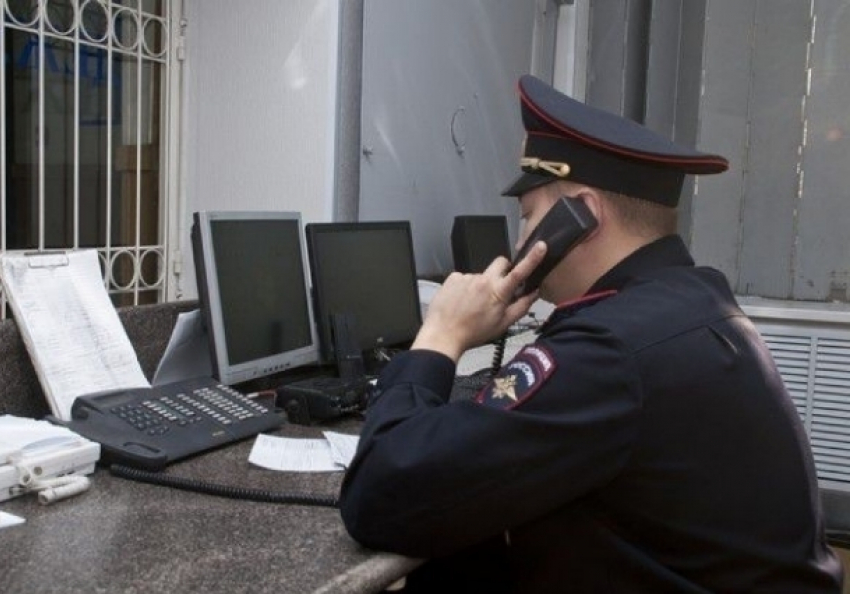 В Волгодонске, двух сбежавших из дома 15-летних девочек, сутки разыскивала полиция