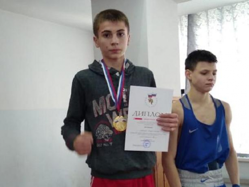 Одержав четыре победы, боксер из Волгодонска получил путевку на Всероссийские соревнования