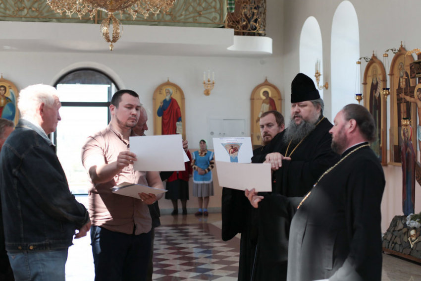 Епископ Корнилий возглавил совещание по росписи храма в честь Живоначальной Троицы в Волгодонске