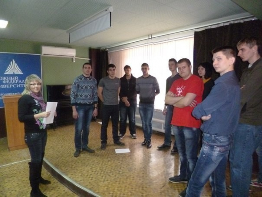 Студентов Волгодонска мотивировали идти в добровольцы