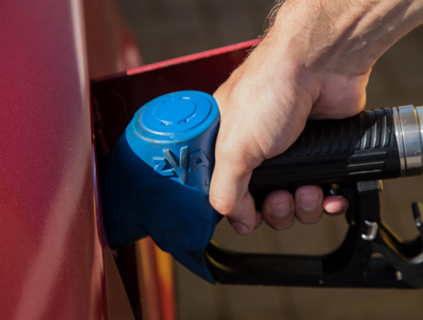 Стоимость бензина на некоторых автозаправках Волгодонска за месяц снизилась