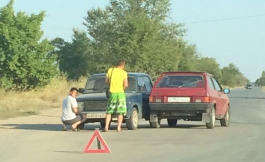 В Волгодонске произошло самое нелепое ДТП с участием двух «ВАЗов» (ФОТО)