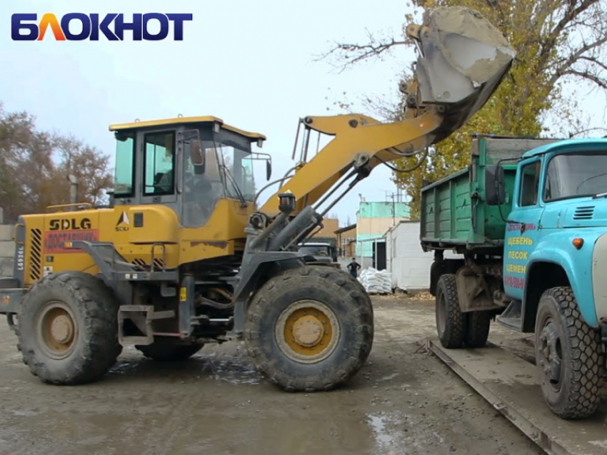 Широкий выбор сыпучих строительных материалов предлагает компания «Доставщик»