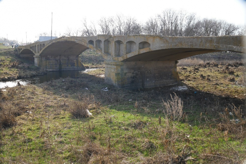 Жители Цимлянского района просят Андрея Садымова спасти разрушающийся исторический памятник «Бушевский мост»