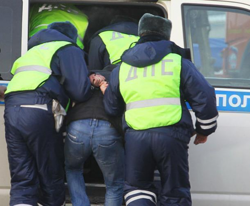 Полицейские-взяточники из отдела «Волгодонское» избили водителя «Фольксвагена»
