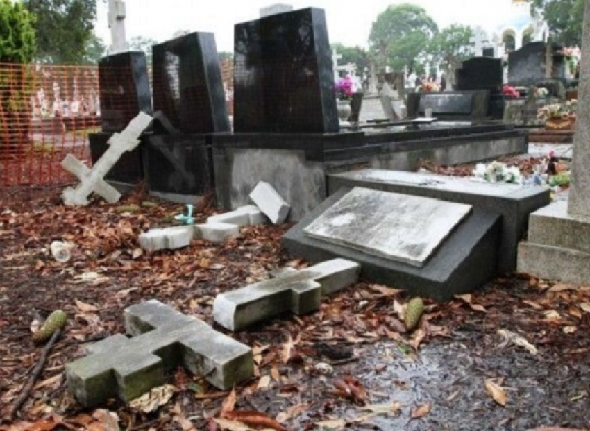 18-летний вандал разгромил 12 надгробий на волгодонском кладбище