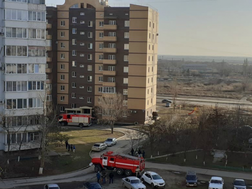 Горел мусоропровод: подробности пожара на Весенней в Волгодонске