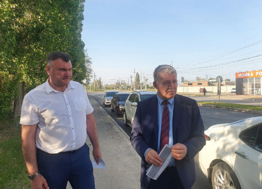 «Безопасные, но некомфортные»: глава администрации проехался по дорогам старой части Волгодонска