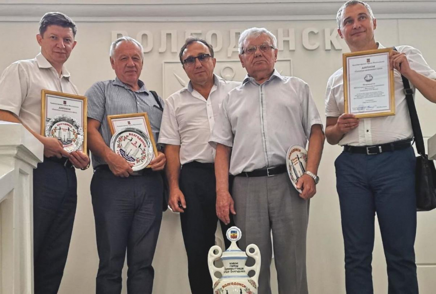 Медики Волгодонска получили награды за участие в городской выставке цветов