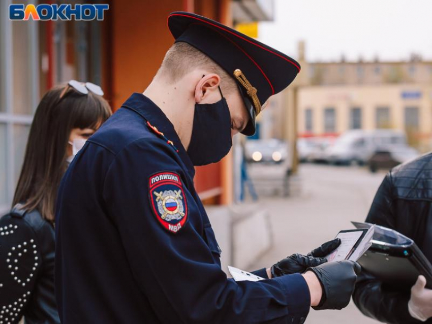 Волгодонцы продолжают игнорировать масочный режим в общественном транспорте 