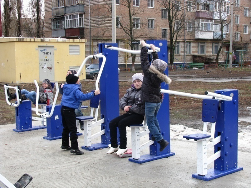 В Волгодонске установили уличные тренажеры