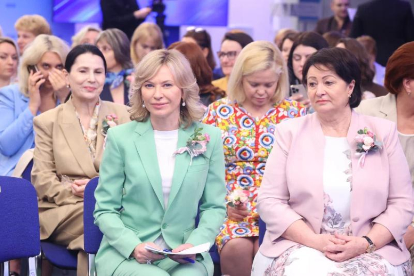 В Госдуме предложили вернуть круглосуточные детсады: Екатерина Стенякина представила инициативу Валентине Матвиенко