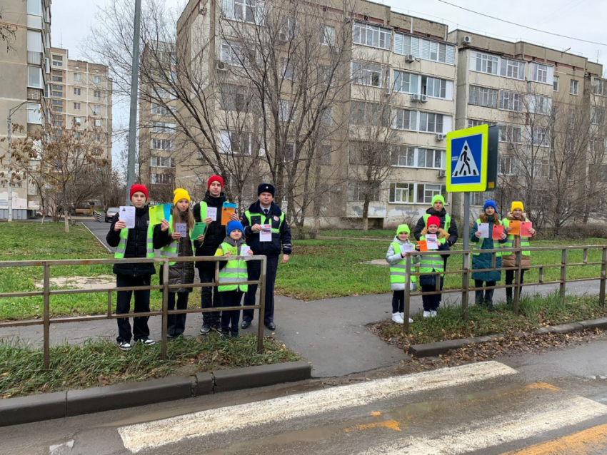Юидовцы и инспектор ДПС провели акцию «Ребенок пешеход» в Волгодонске