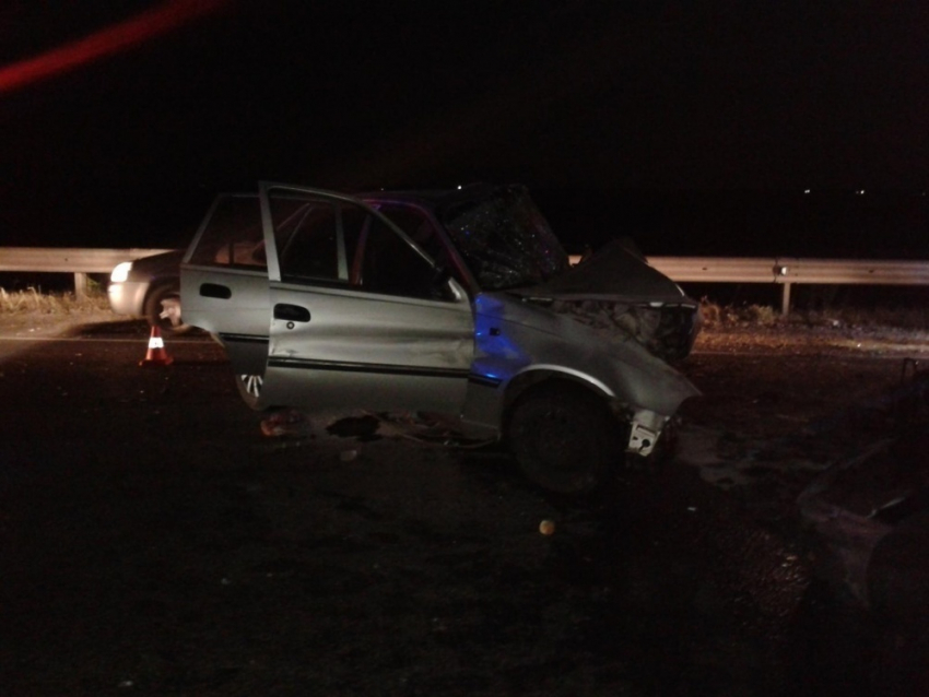 В лобовом ДТП на трассе Ростов-Волгодонск погиб 35-летний водитель иномарки