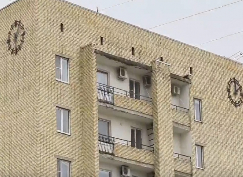 Главные башенные часы Волгодонска потеряли правильное время