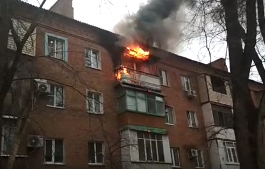 Пожар в жилом доме на Ленина в Волгодонске попал на видео 