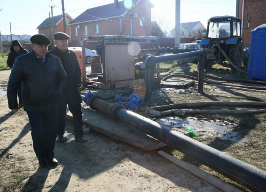 Система городской канализации в Волгодонске в новогодние праздники забилась в 135 местах