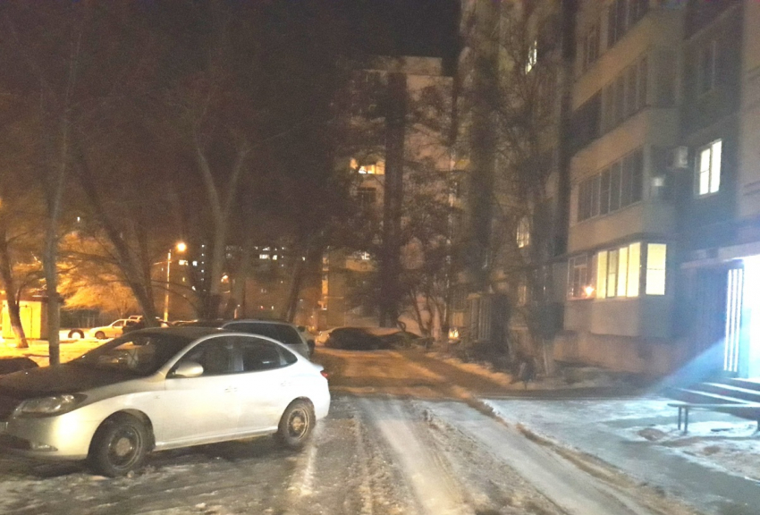 Неизвестный водитель ударил припаркованный «Хендай» в Волгодонске и скрылся 