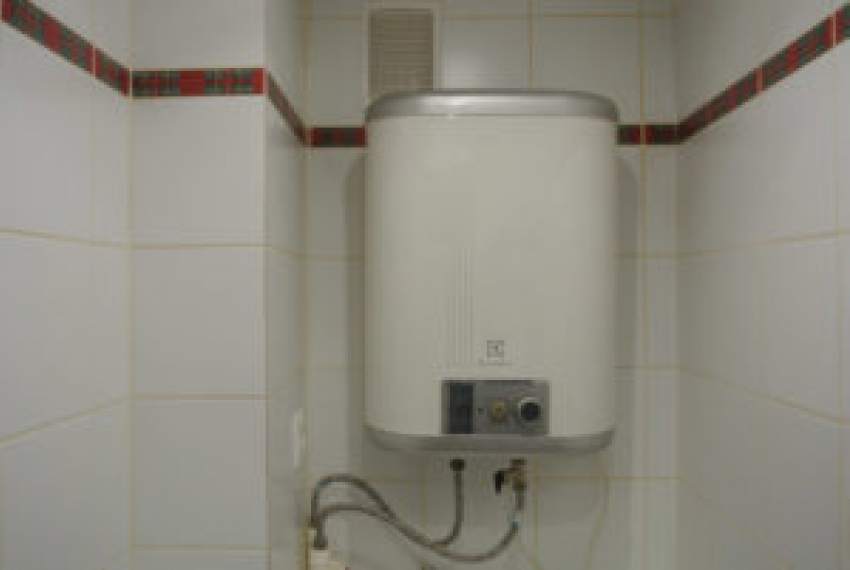 Как выбрать и установить водонагреватель в квартире