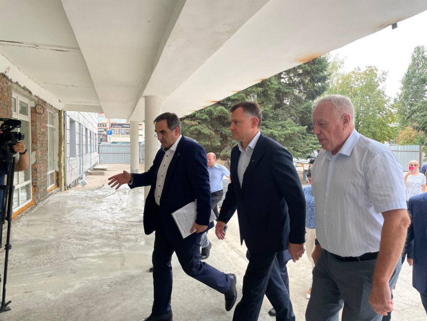 К зиме бульвар у сквера «Дружба» должны открыть, а на Поликлинику №3 потребовались дополнительные деньги 