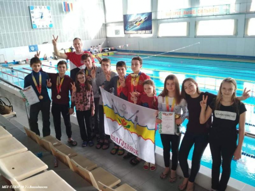 Волгодонские юные пловцы завоевали 21 призовое место на областных соревнованиях