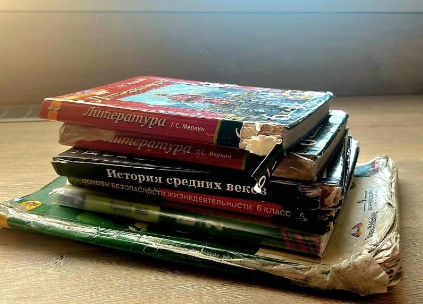 Потрепанные учебники в волгодонских школах заменят на новые
