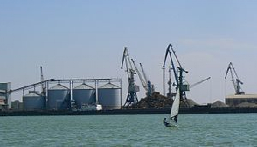 Перевалка грузов в речном порту Волгодонска сократилась