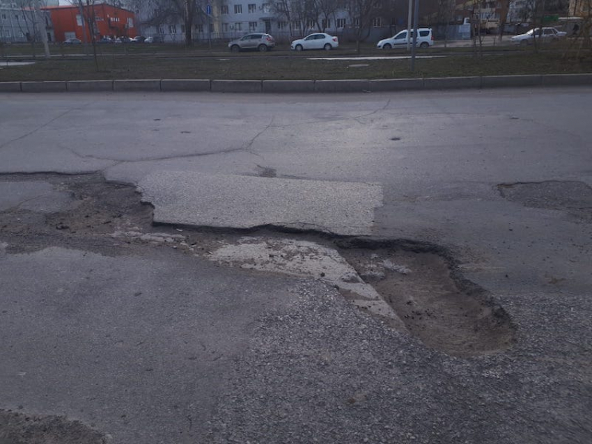 Прокуратура заставит администрацию отремонтировать дороги еще на трех улицах в Волгодонске