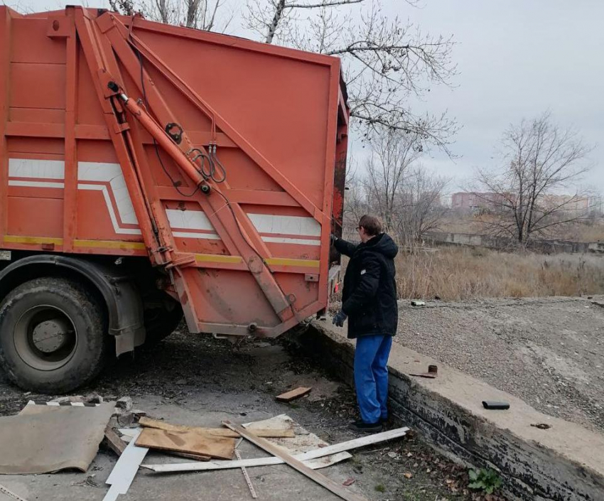 В Волгодонске ликвидировали несанкционированную свалку и провели работы по благоустройству