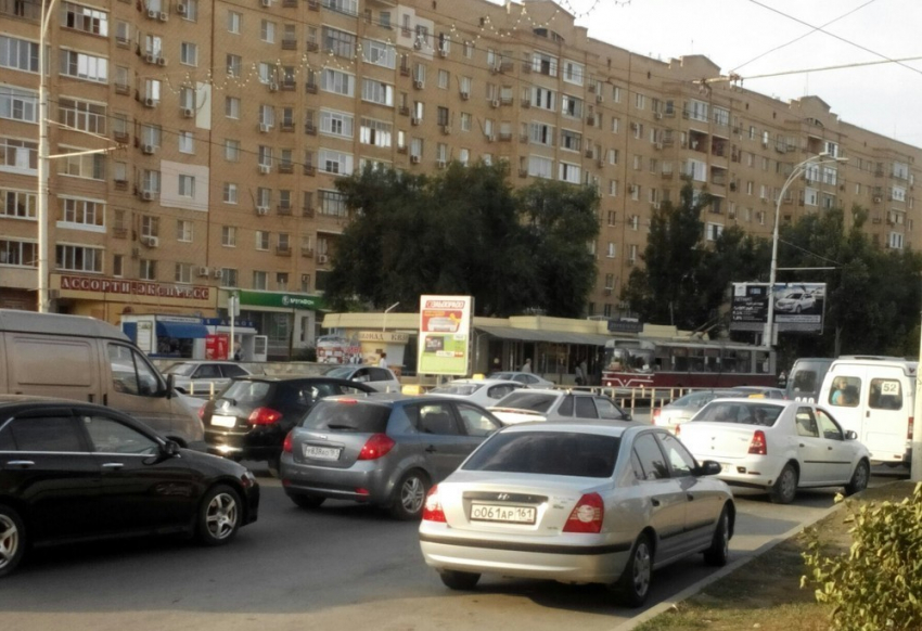 Из-за аварии на мосту встало движение в Волгодонске — читатель