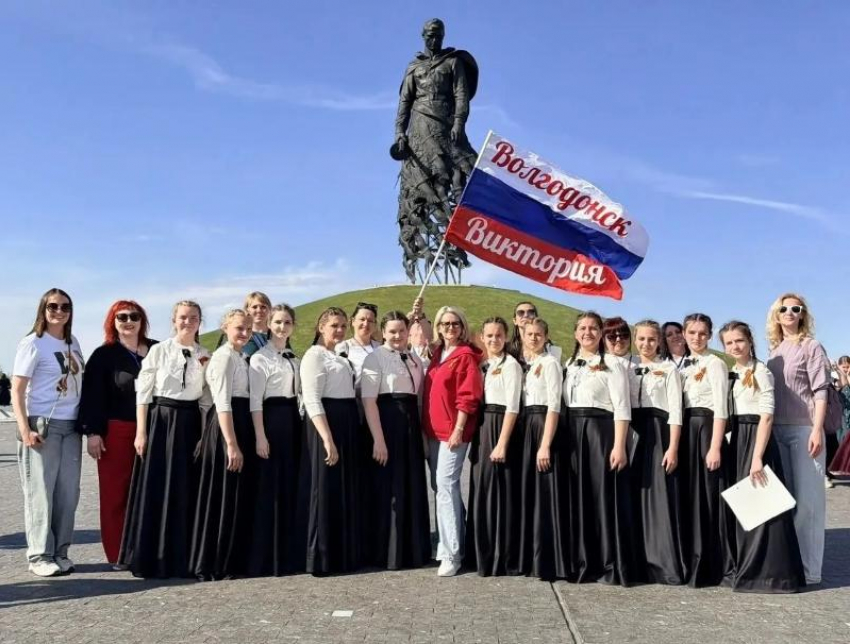 Голоса Волгодонска в хоре Великой Победы: ансамбль «Виктория» покорил Главный храм ВС РФ и Ржевский мемориал