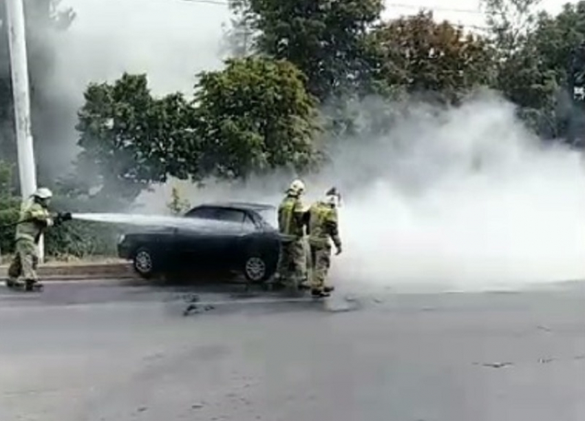 Автомобиль взорвался на Жуковском шоссе 